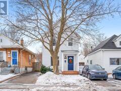 978 ADMIRAL AVENUE Ottawa Ontario, K1Z 6L9