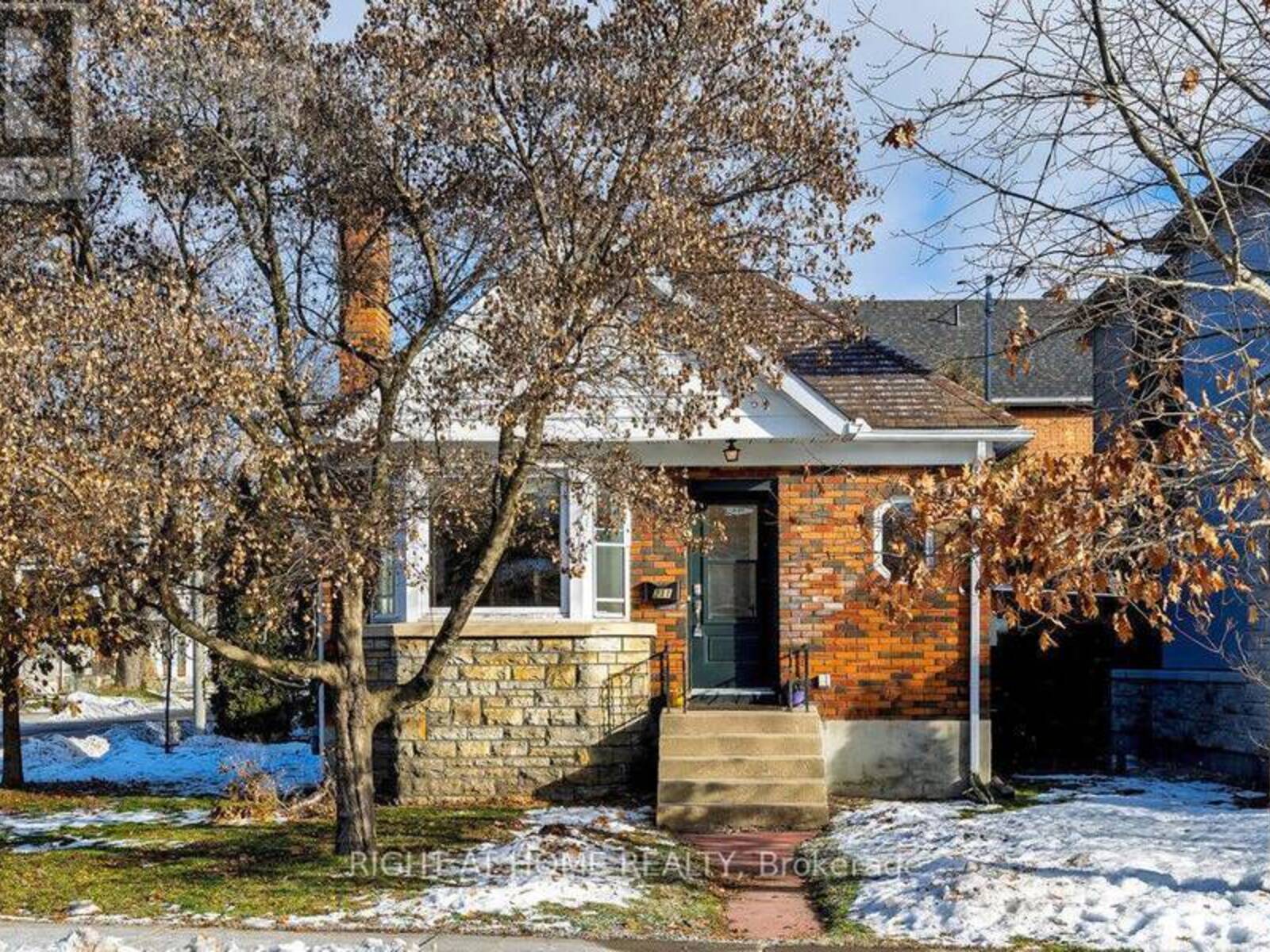 211 MCGILLIVRAY STREET, Ottawa, Ontario K1S 1K9