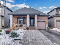 565 BOBOLINK RIDGE Ottawa Ontario, K2S 2P4