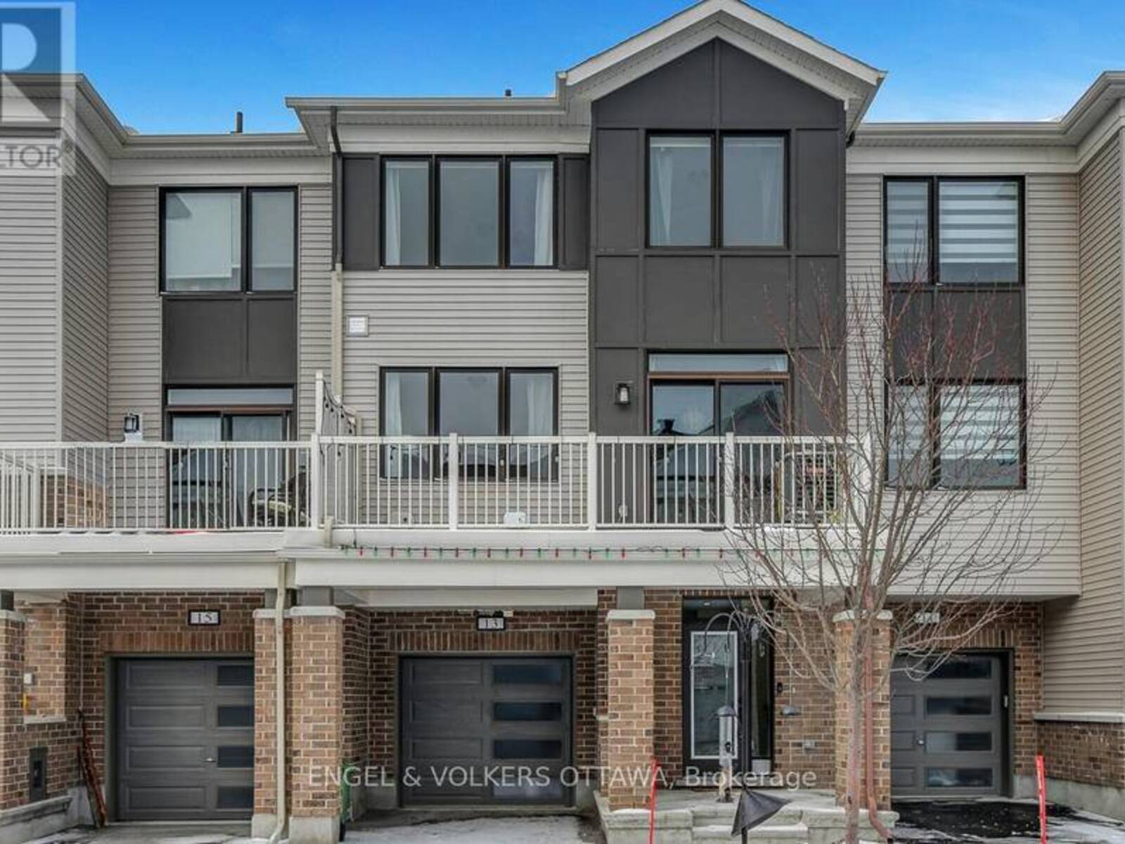 13 CASPIAN ROW, Ottawa, Ontario K2V 0R7