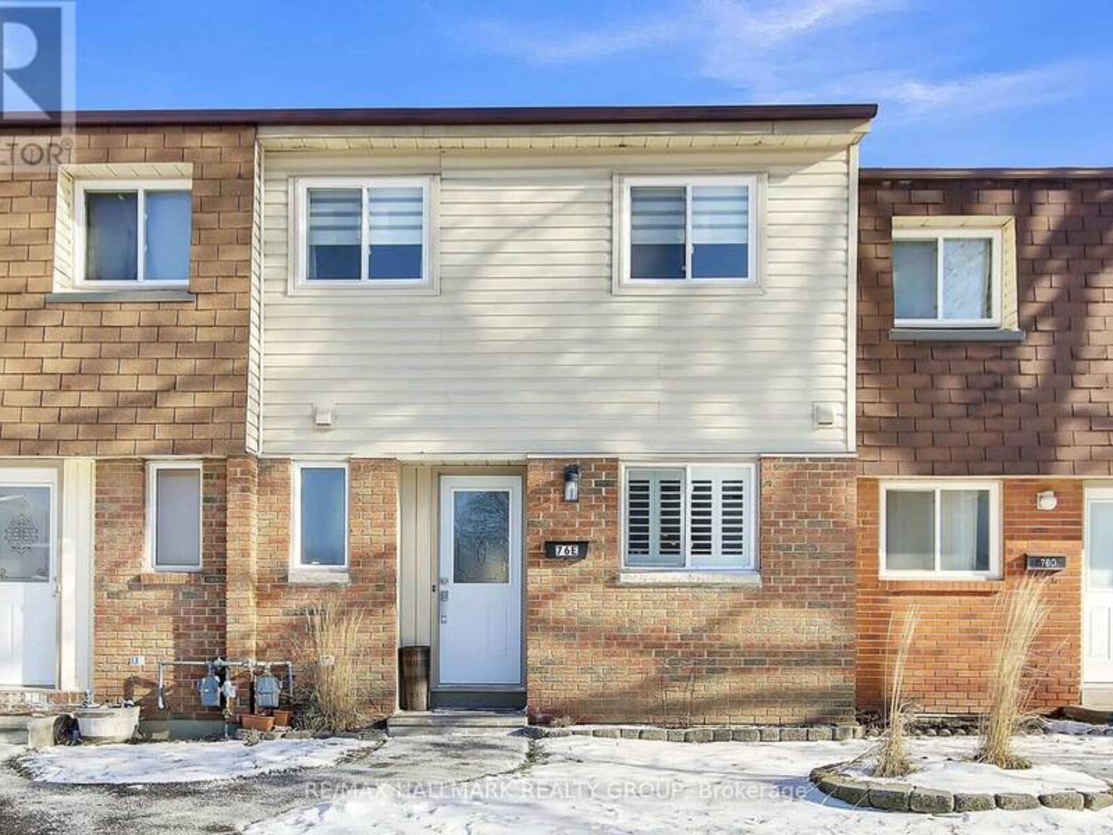 E - 76 SEYTON DRIVE, Ottawa, Ontario K2H 8W4