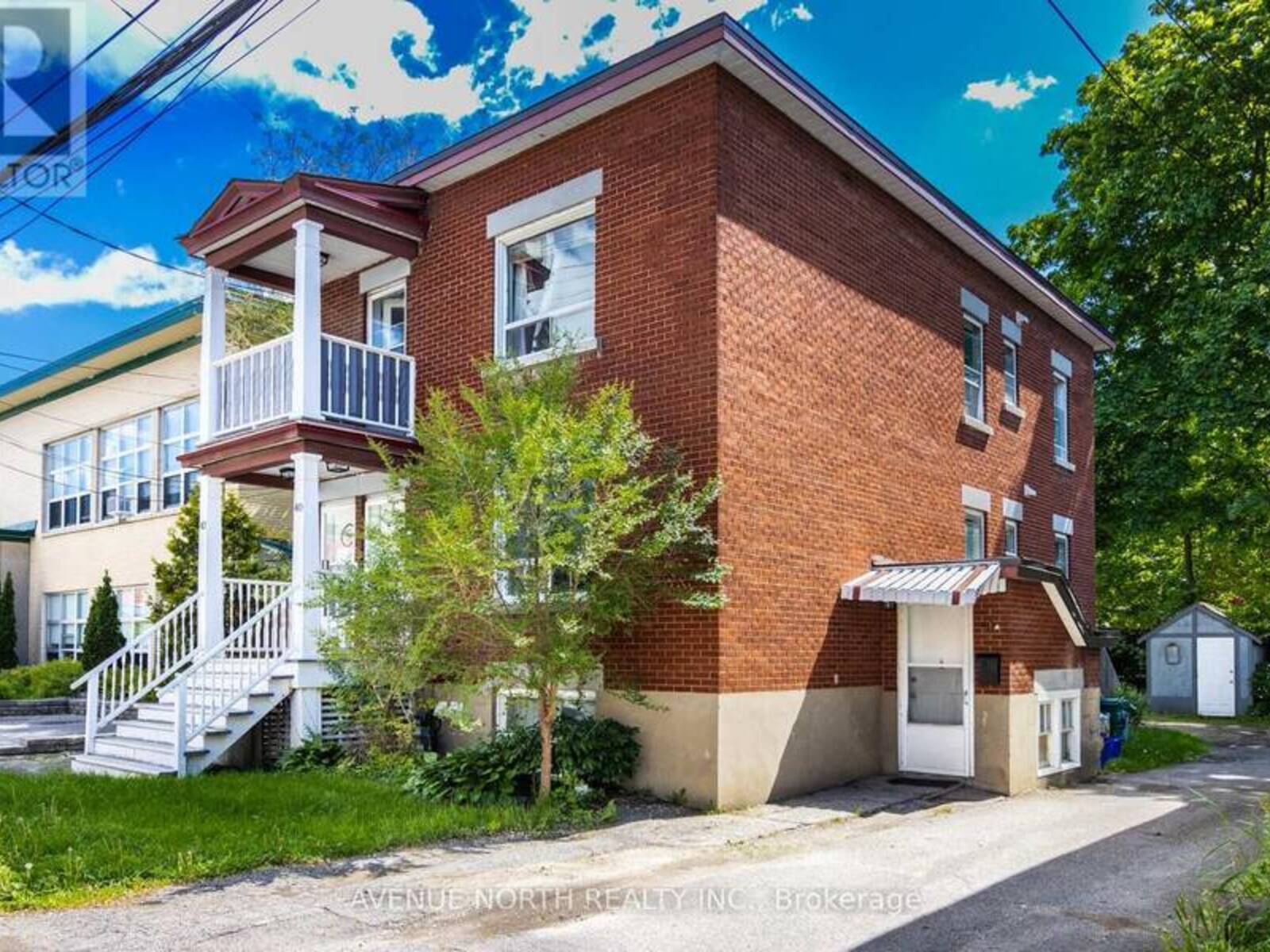 40 VAUGHAN STREET, Ottawa, Ontario K1M 1X1