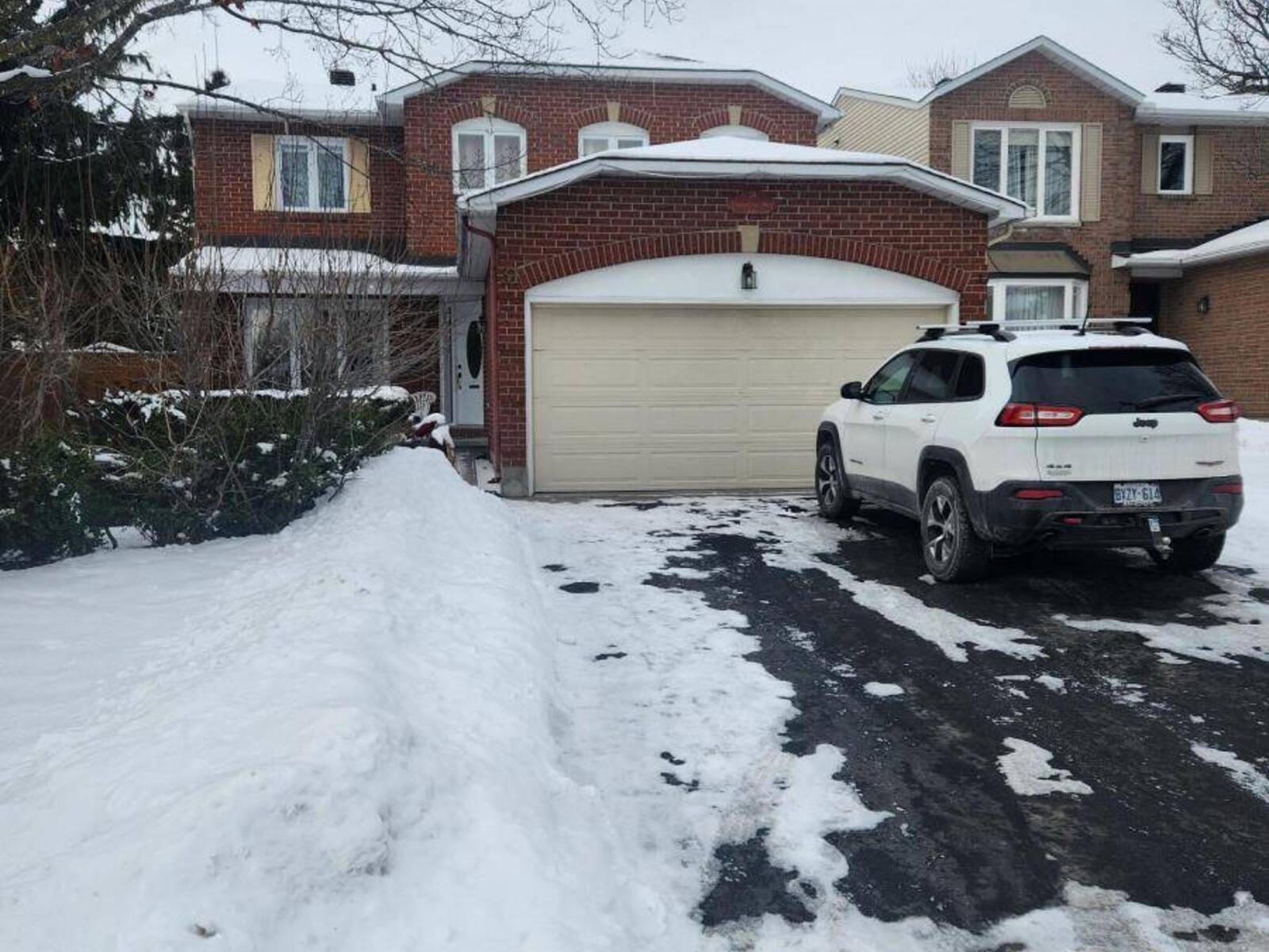 31 DOSSETTER WAY E, Ottawa, Ontario K1G 4S3