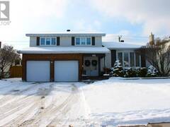 66 BEARBROOK ROAD Ottawa Ontario, K1B 3E2