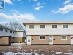 85 HADLEY CIRCLE Bells Corners Ontario, K2H 7Z8