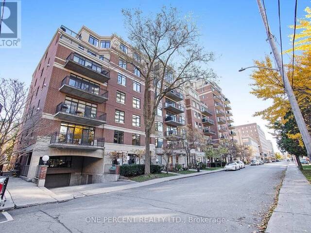 403 - 364 COOPER STREET Ottawa Ontario, K2P 2P3 - 2 Bedrooms Condo For Sale