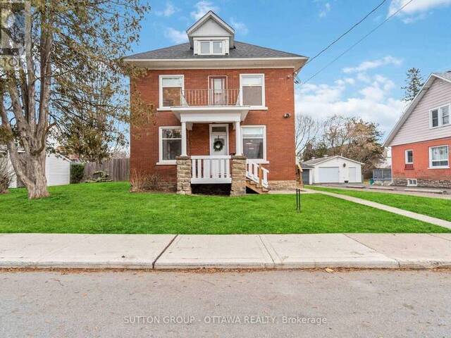 25 JAMES STREET Smiths Falls Ontario, K7A 1W7 - 4 Bedrooms Home For Sale