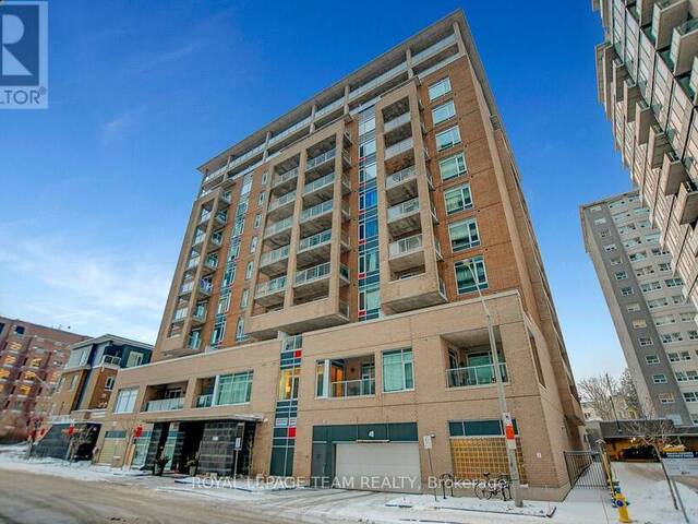 709 - 100 CHAMPAGNE AVENUE W Ottawa Ontario, K1S 4P4 - 2 Bedrooms Condo For Sale