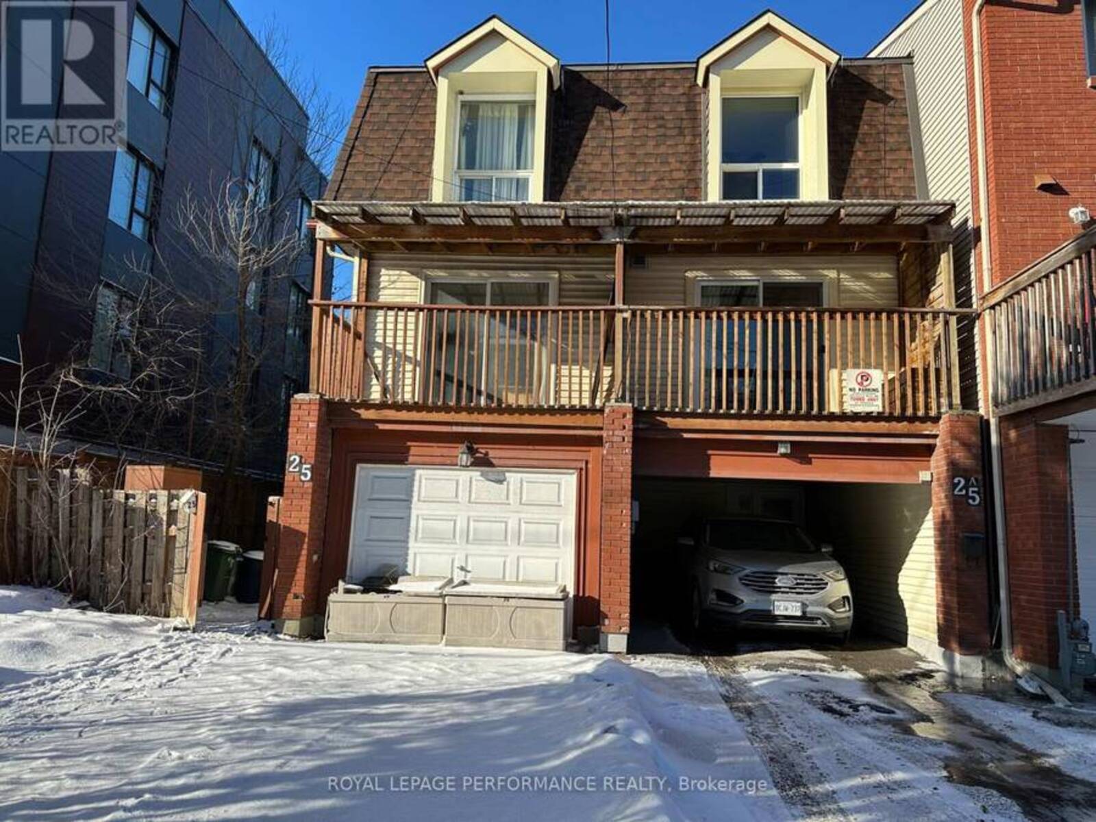 25A ROBINSON AVENUE, Ottawa, Ontario K1N 8N8