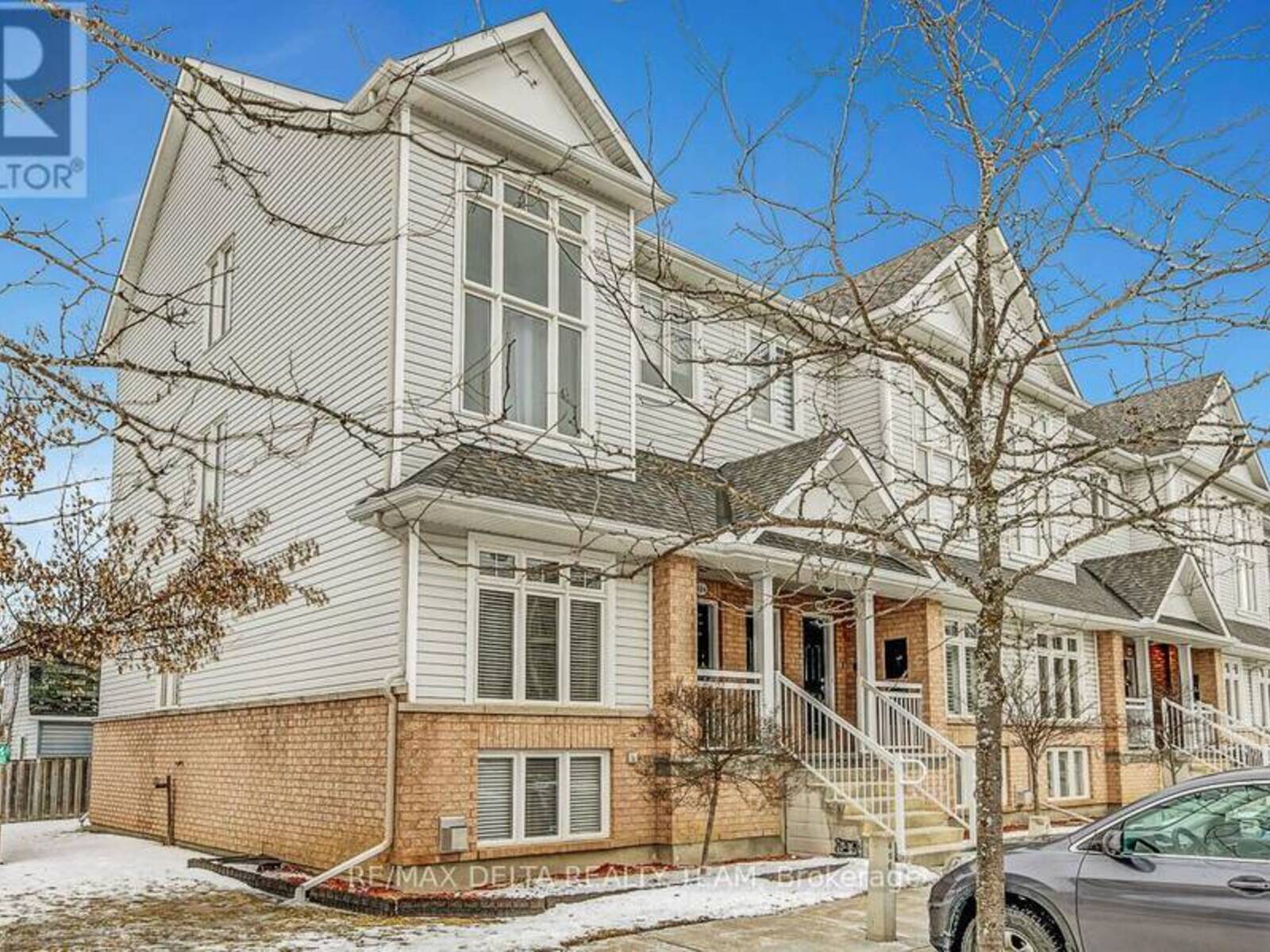 404 GALSTON, Ottawa, Ontario K1W 0G3