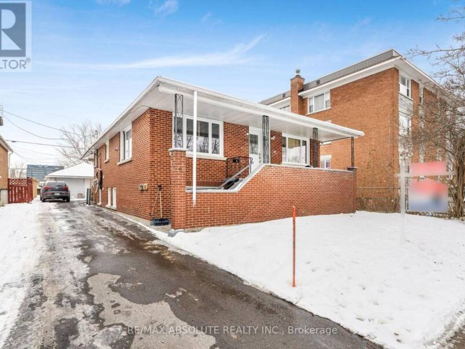 350 LACASSE AVENUE, Ottawa, Ontario K1L 7A9