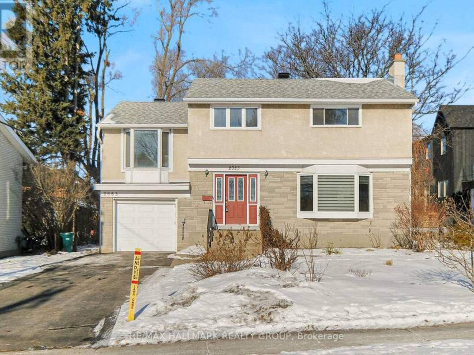 2083 LENESTER AVENUE, Ottawa, Ontario K2A 1K9