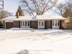 15 GLENDENNING DRIVE Ottawa Ontario, K2H 7Z1