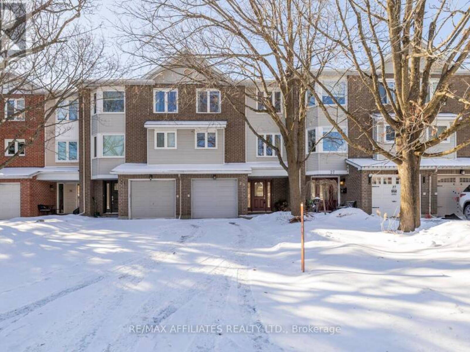 29 GLADECREST COURT, Ottawa, Ontario K2H 9K2