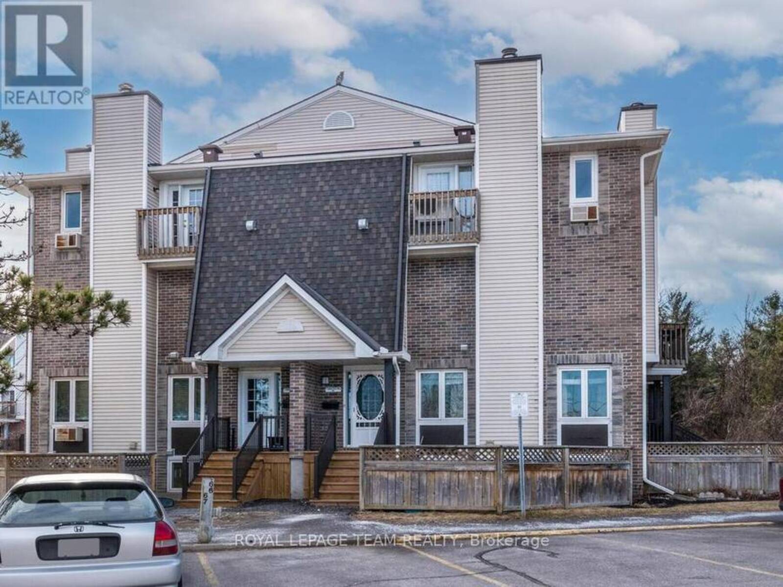 1-7 TIMBERVIEW WAY, Ottawa, Ontario K2H 9M5