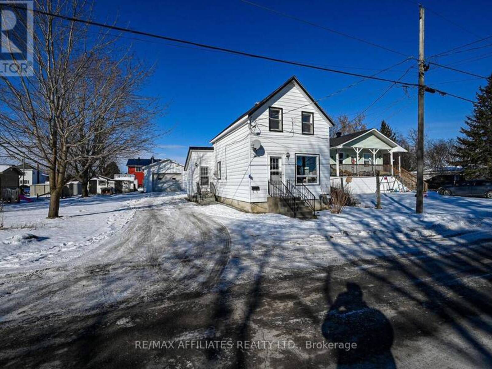 22 SECOND STREET, Smiths Falls, Ontario K7A 3G9