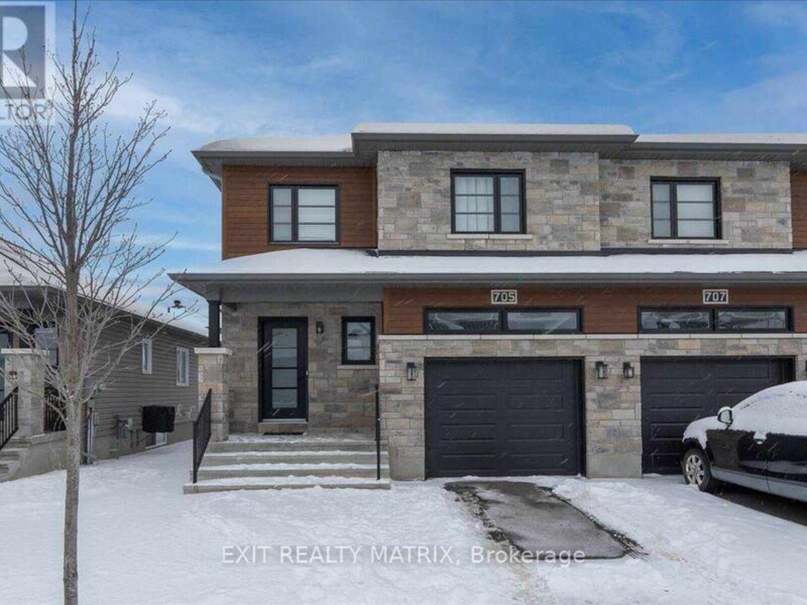 705 AZURE STREET, Russell, Ontario K4R 1E5