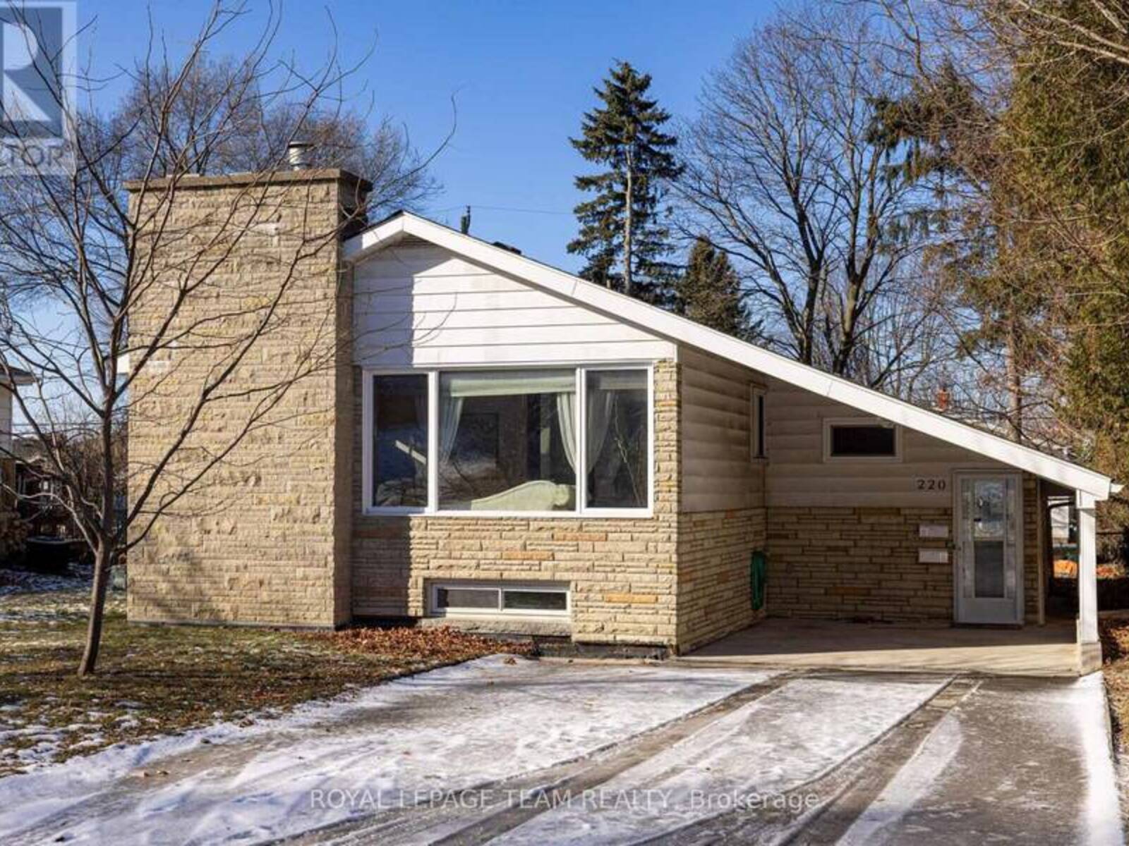 220 INDIAN ROAD W, Kingston, Ontario K7M 1T5