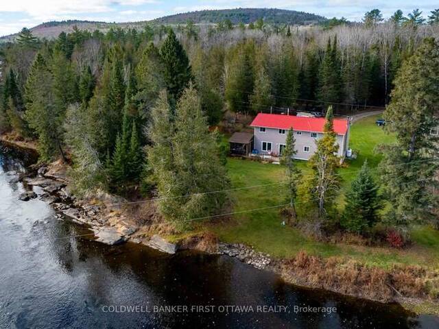 27 HARRISON TRAIL Greater Madawaska Ontario, K0J 2R0 - 3 Bedrooms Waterfront Home For sale