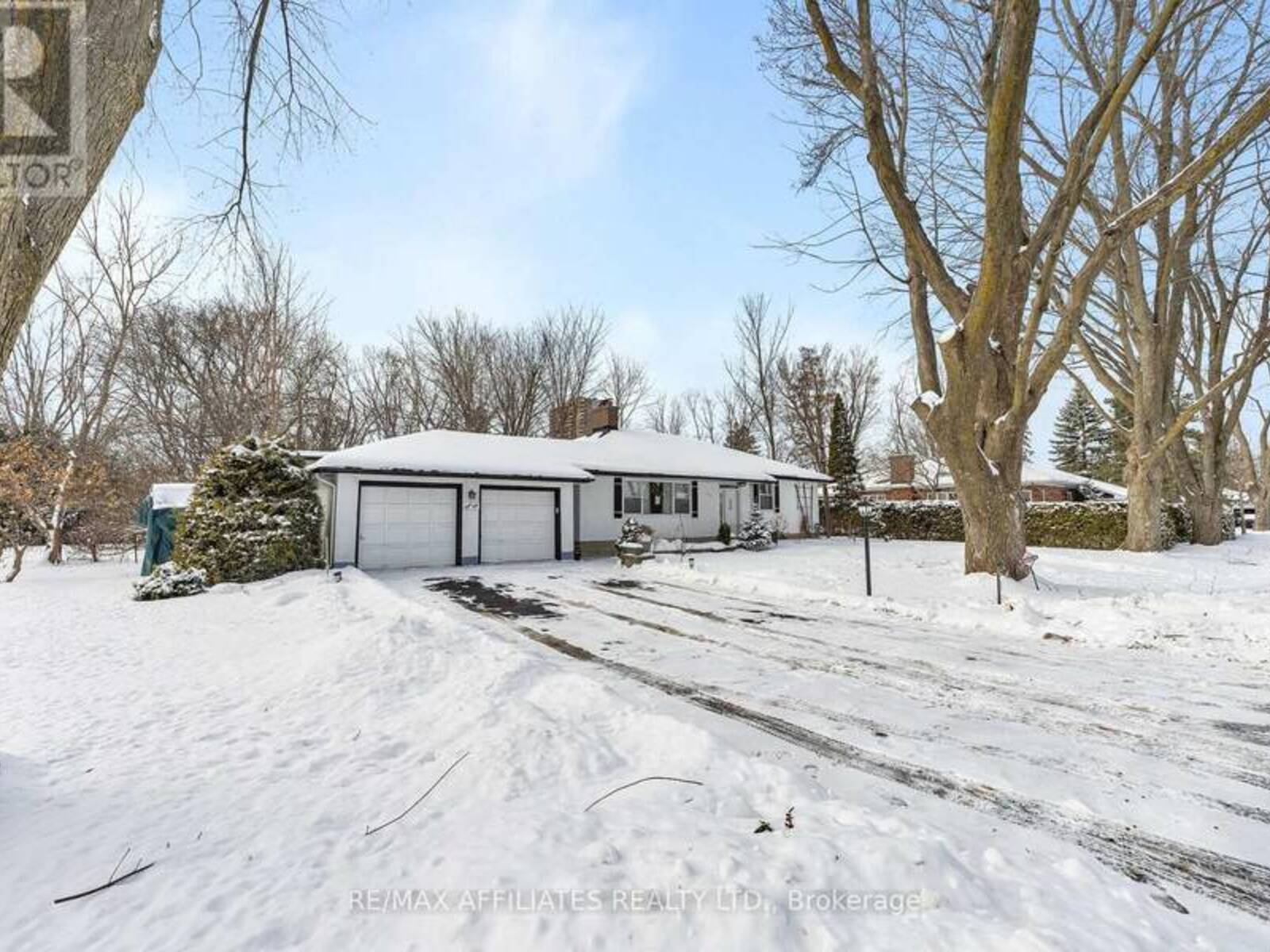 850 KILLEEN AVENUE, Ottawa, Ontario K2A 2X7