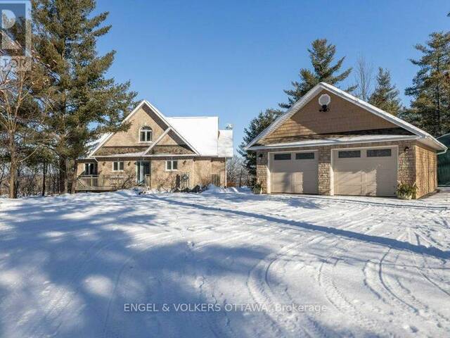 916 HUMPHRIES ROAD Renfrew Ontario, K7V 3Z8