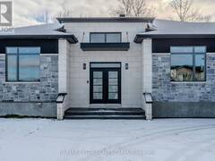 651 BALLYCASTLE CRESCENT Ottawa Ontario, K1X 0A3