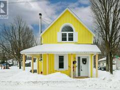 12 GILLIES STREET McNab-Braeside Ontario, K0A 1G0