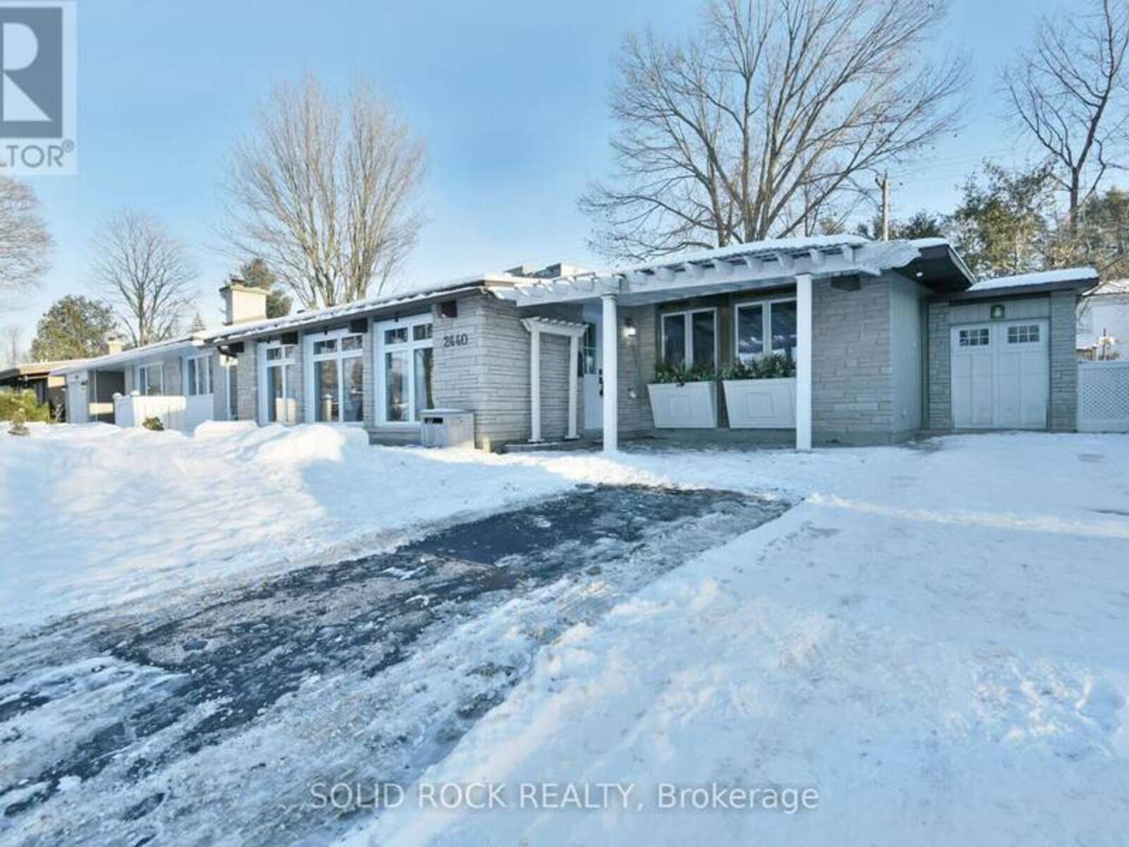 2440 THORSON AVENUE, Ottawa, Ontario K2C 1M5