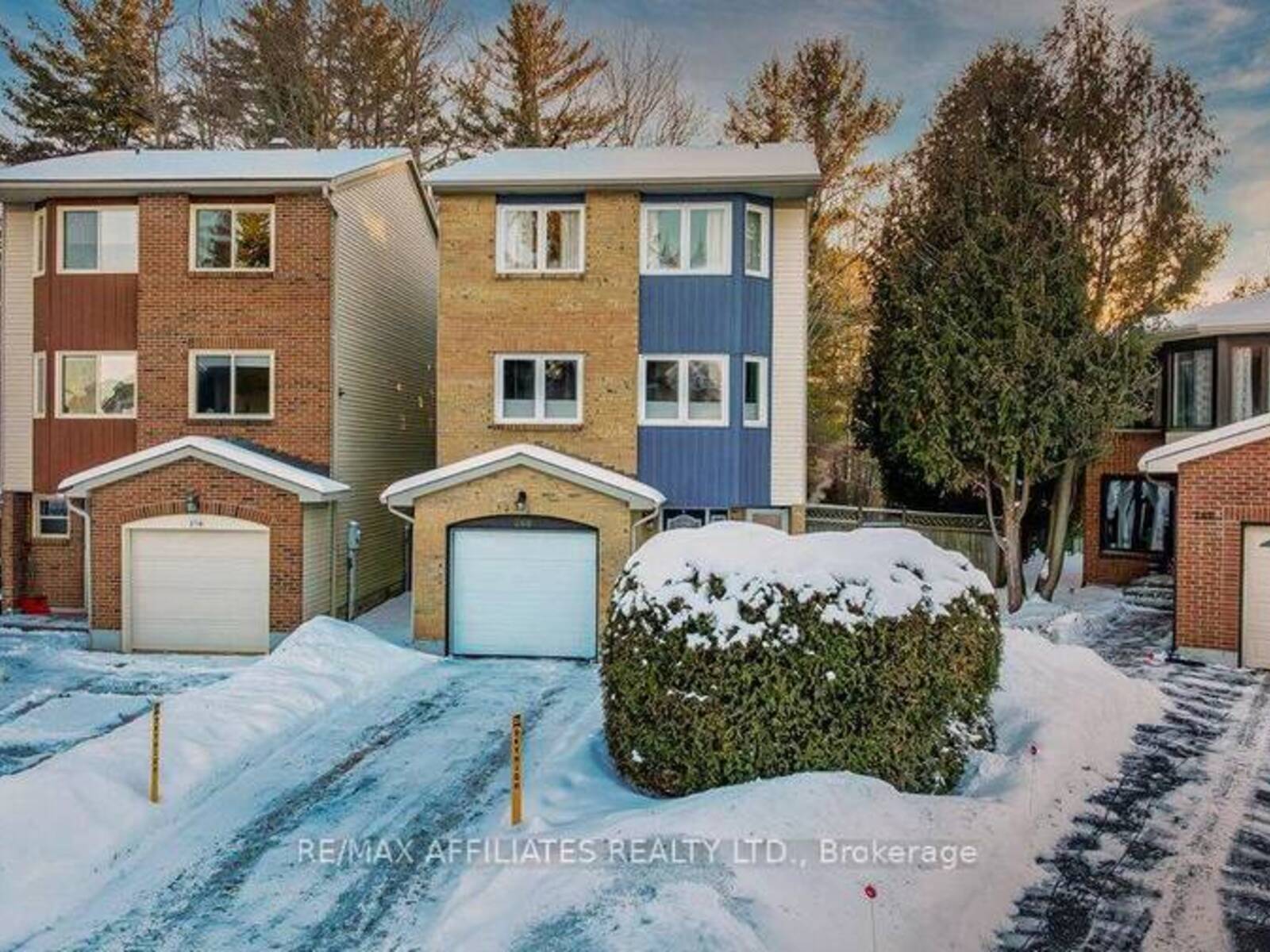 268 FERNLEAF CRESCENT, Ottawa, Ontario K1E 2Z4