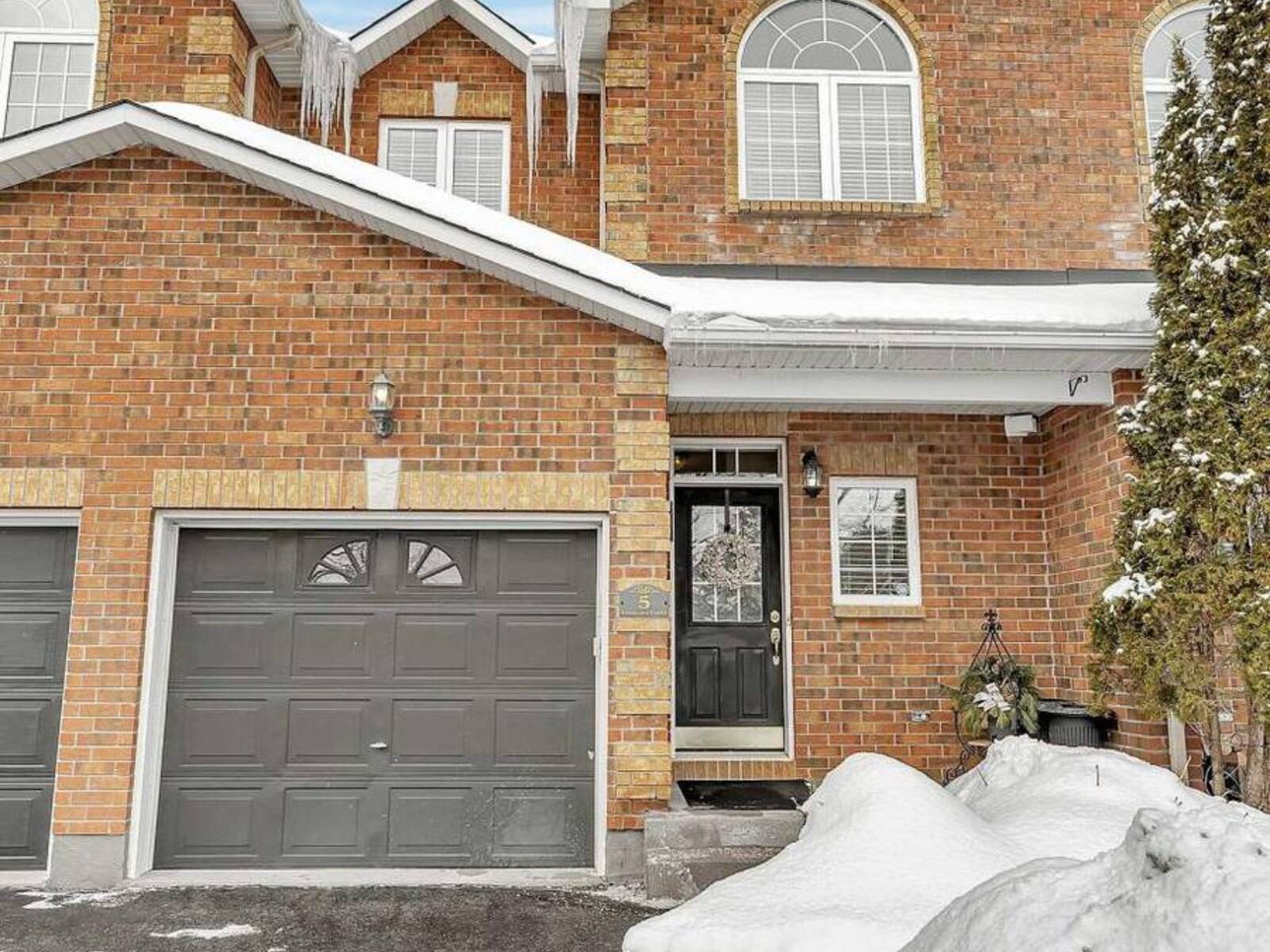 5 LAUMANN COURT, Ottawa, Ontario K2S 1V9