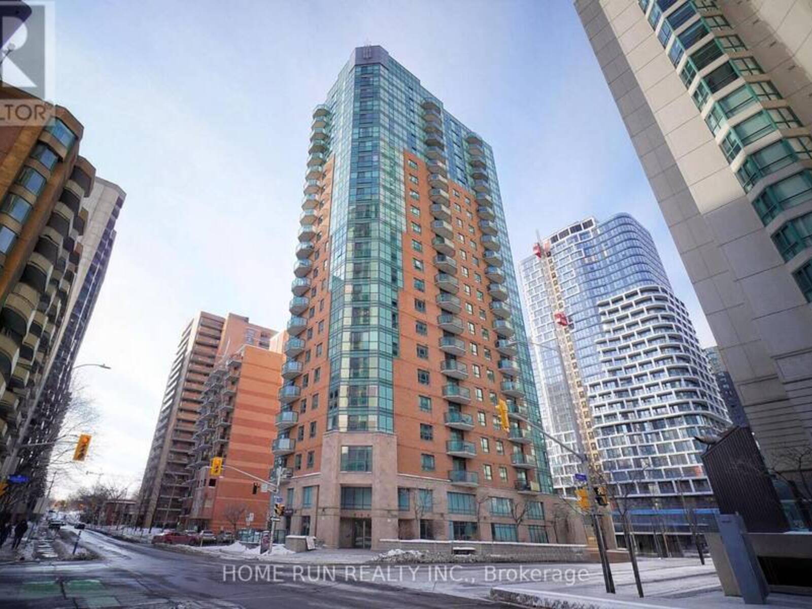 305 - 445 LAURIER AVENUE W, Ottawa, Ontario K1N 6R4