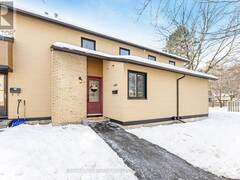 81 - 6933 BILBERRY DRIVE Ottawa Ontario, K1C 2C1