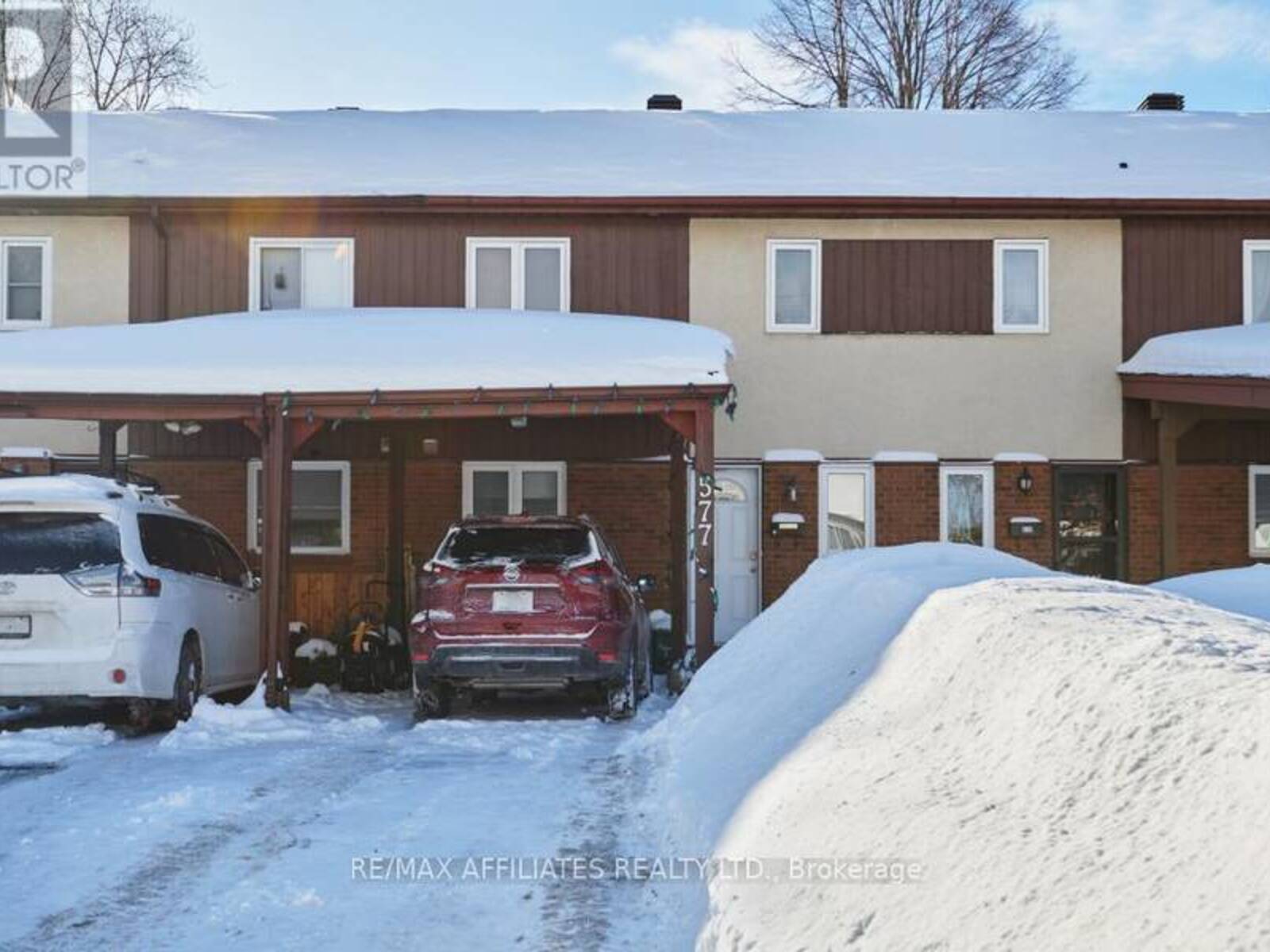 577 SEYTON DRIVE, Ottawa, Ontario K2H 9B5