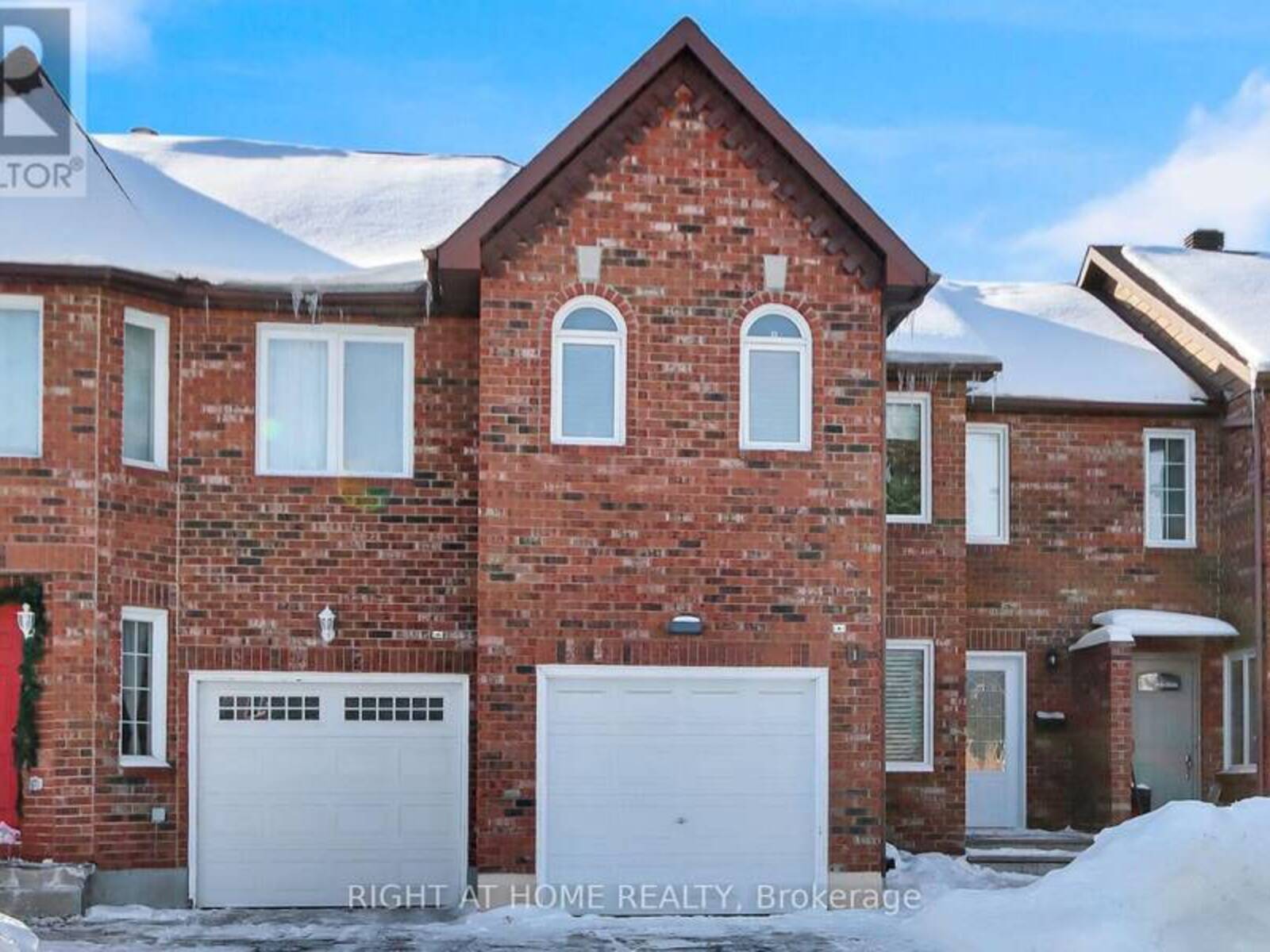 11 HEPBURN COURT, Ottawa, Ontario K2L 3Z2