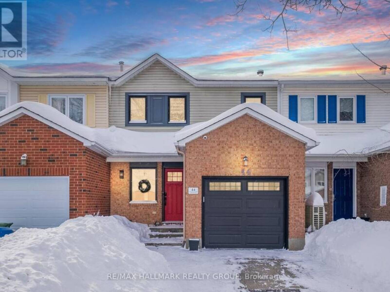 44 KIMBOLTON CRESCENT, Ottawa, Ontario K2K 2S3