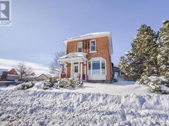 27 PEMBROKE STREET Cobden Ontario, K0J 1K0