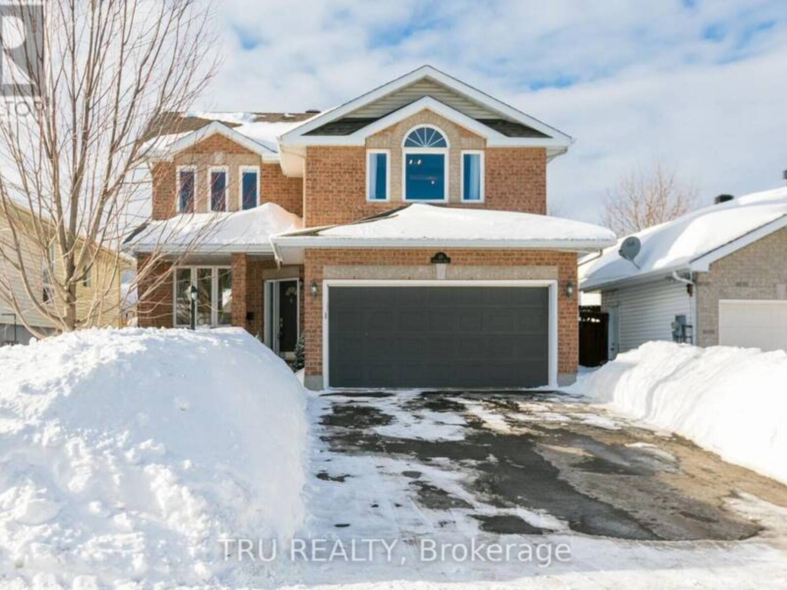 49 STONEPATH CRESCENT N, Ottawa, Ontario K2S 1S4