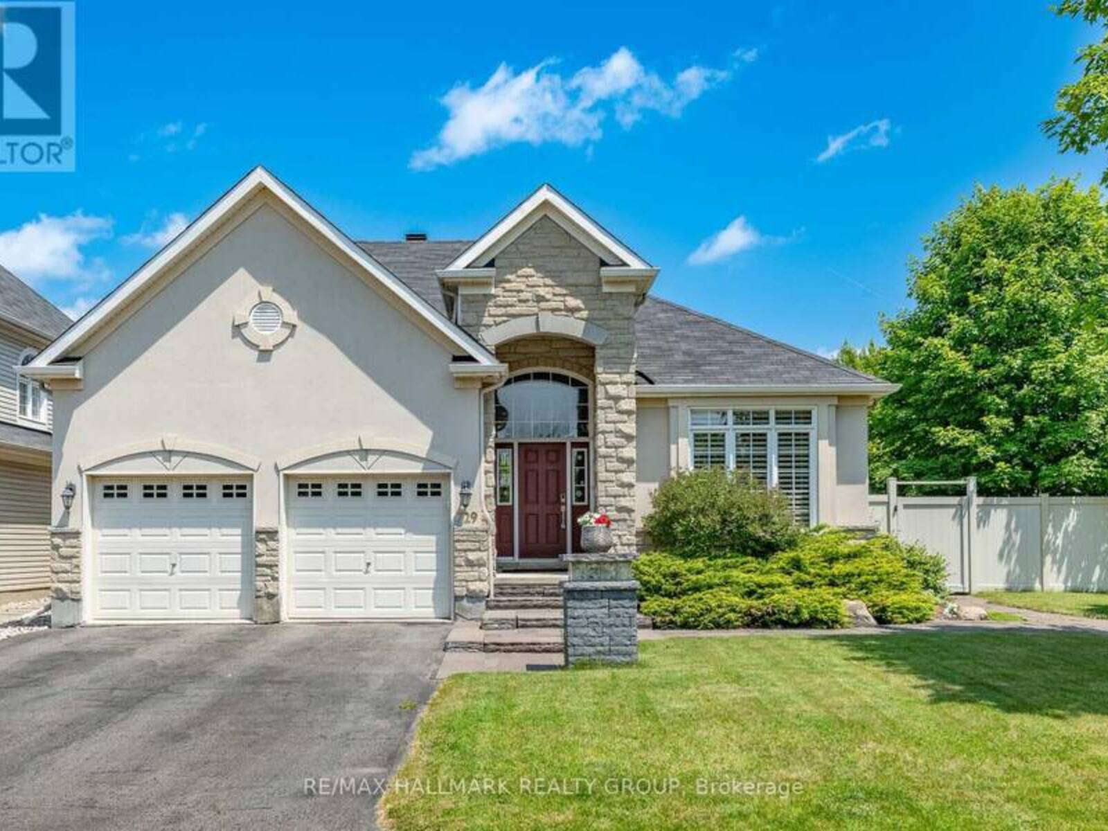 729 KILBIRNIE DRIVE, Ottawa, Ontario K2J 0M1