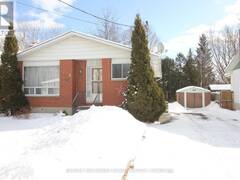 12 HAGGART STREET Perth Ontario, K7H 2Z4