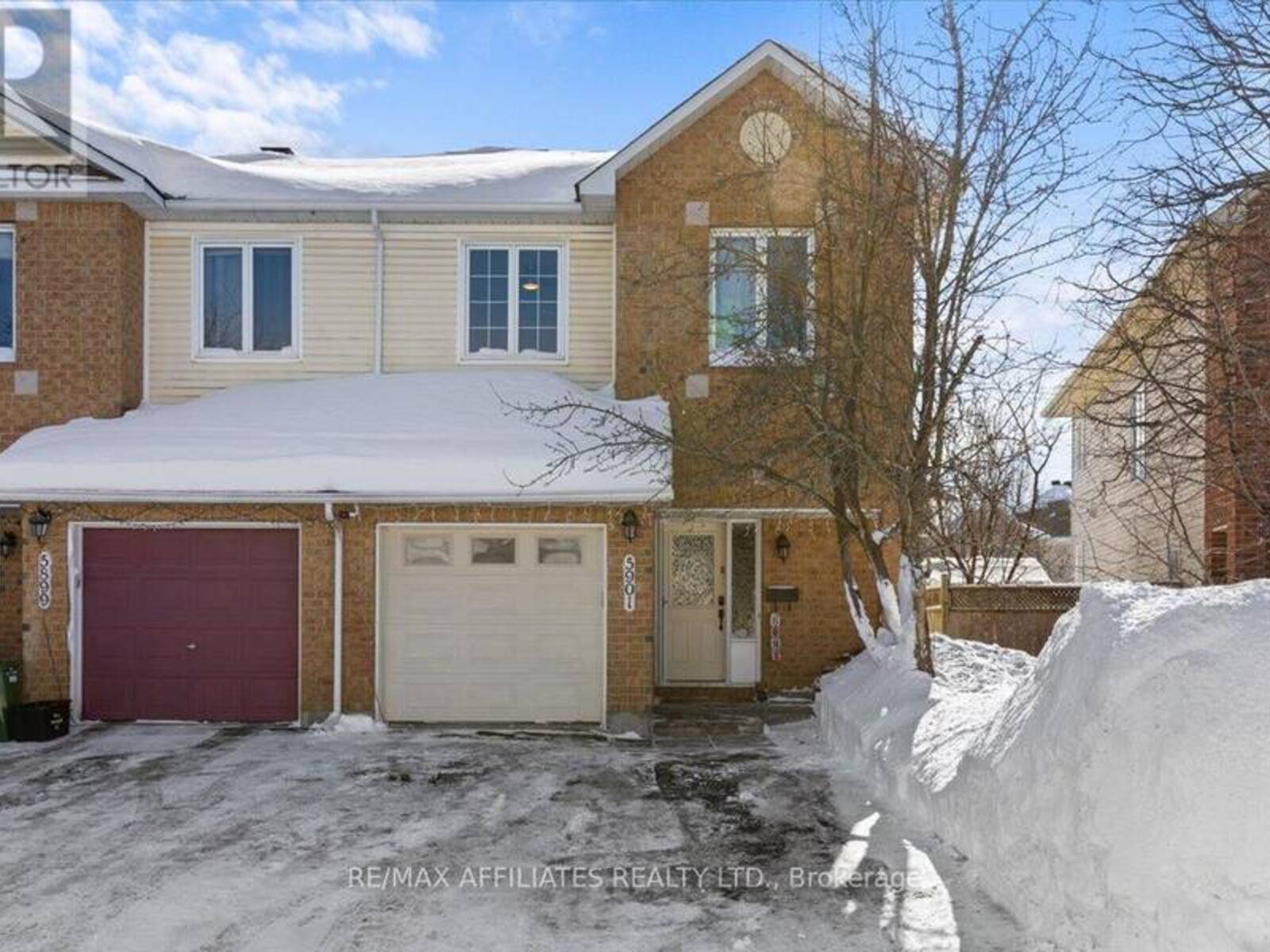 5901 PINEGLADE CRESCENT, Ottawa, Ontario K1W 1G3