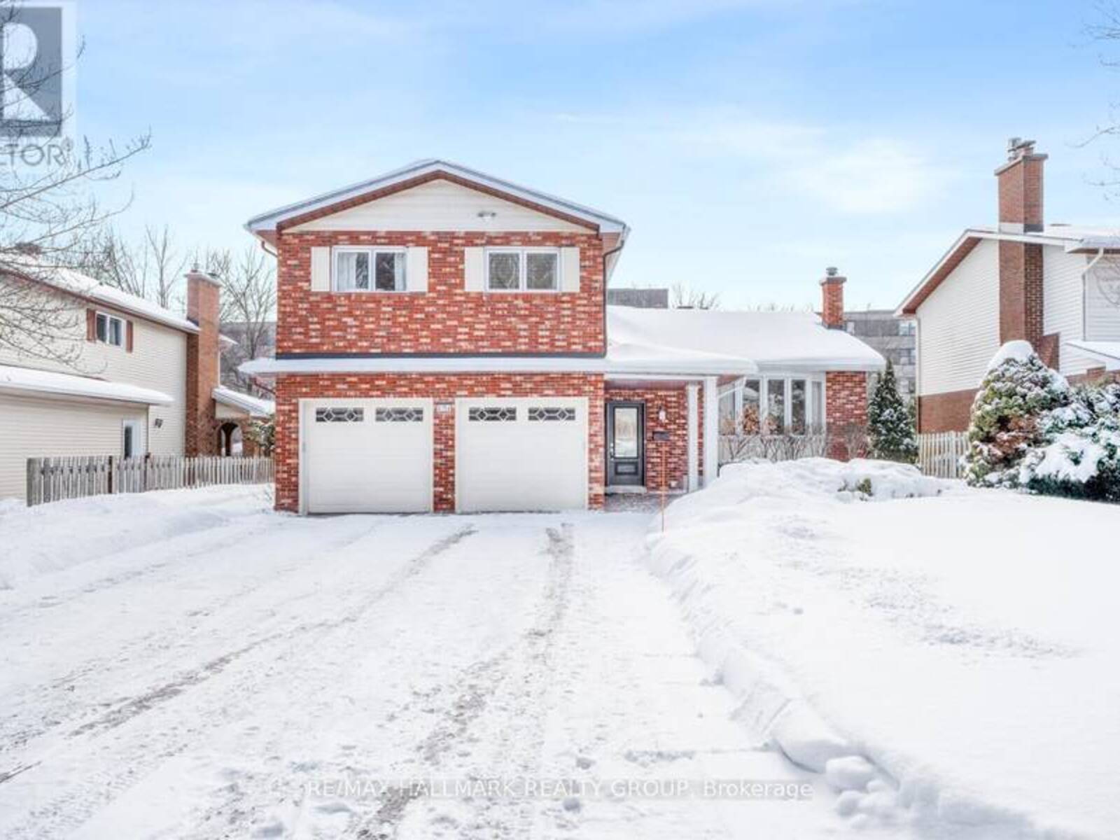 4754 DONOVAN COURT, Ottawa, Ontario K1J 8W1