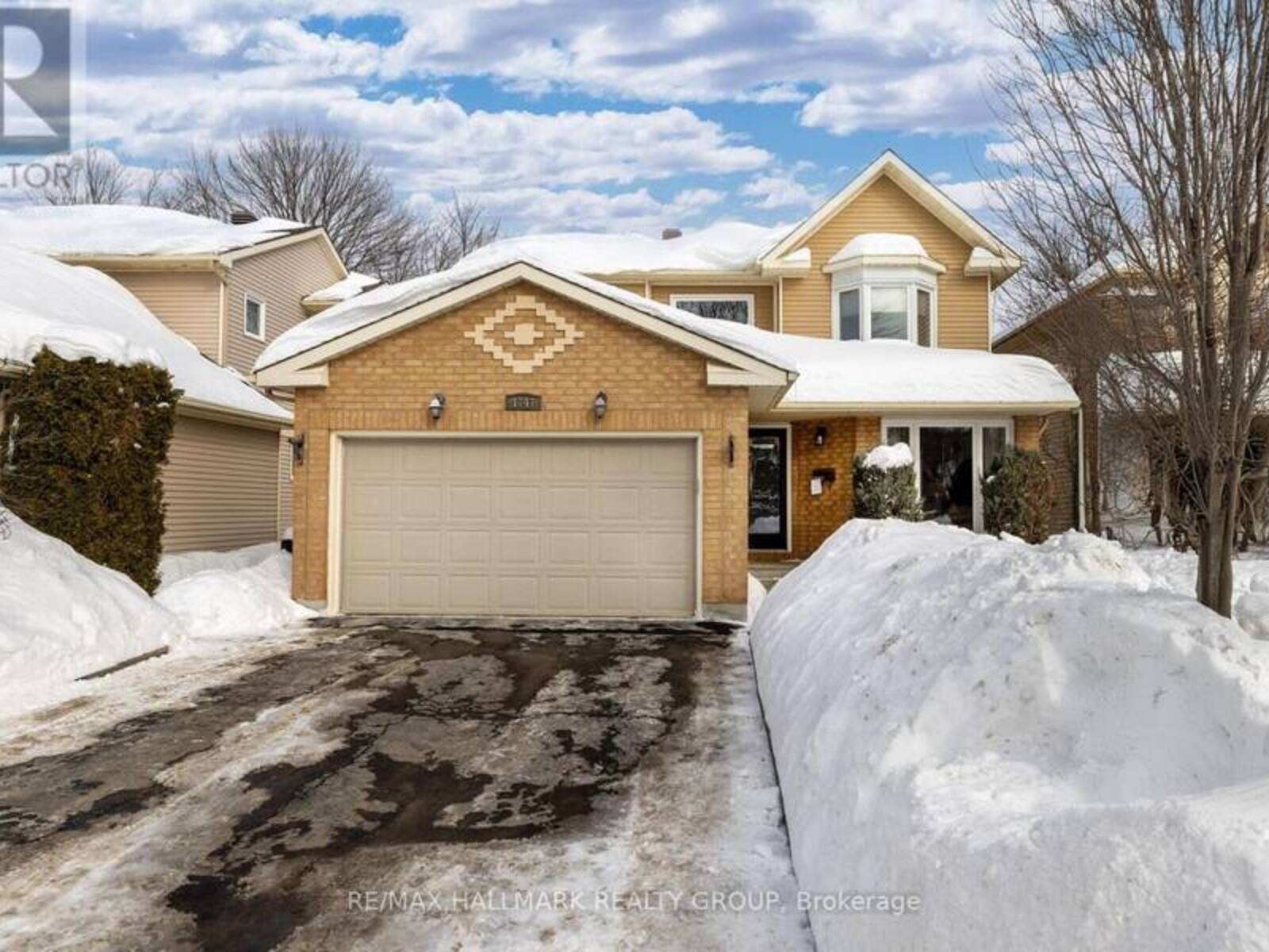 1747 HUNTER'S RUN DRIVE, Ottawa, Ontario K1C 6W1