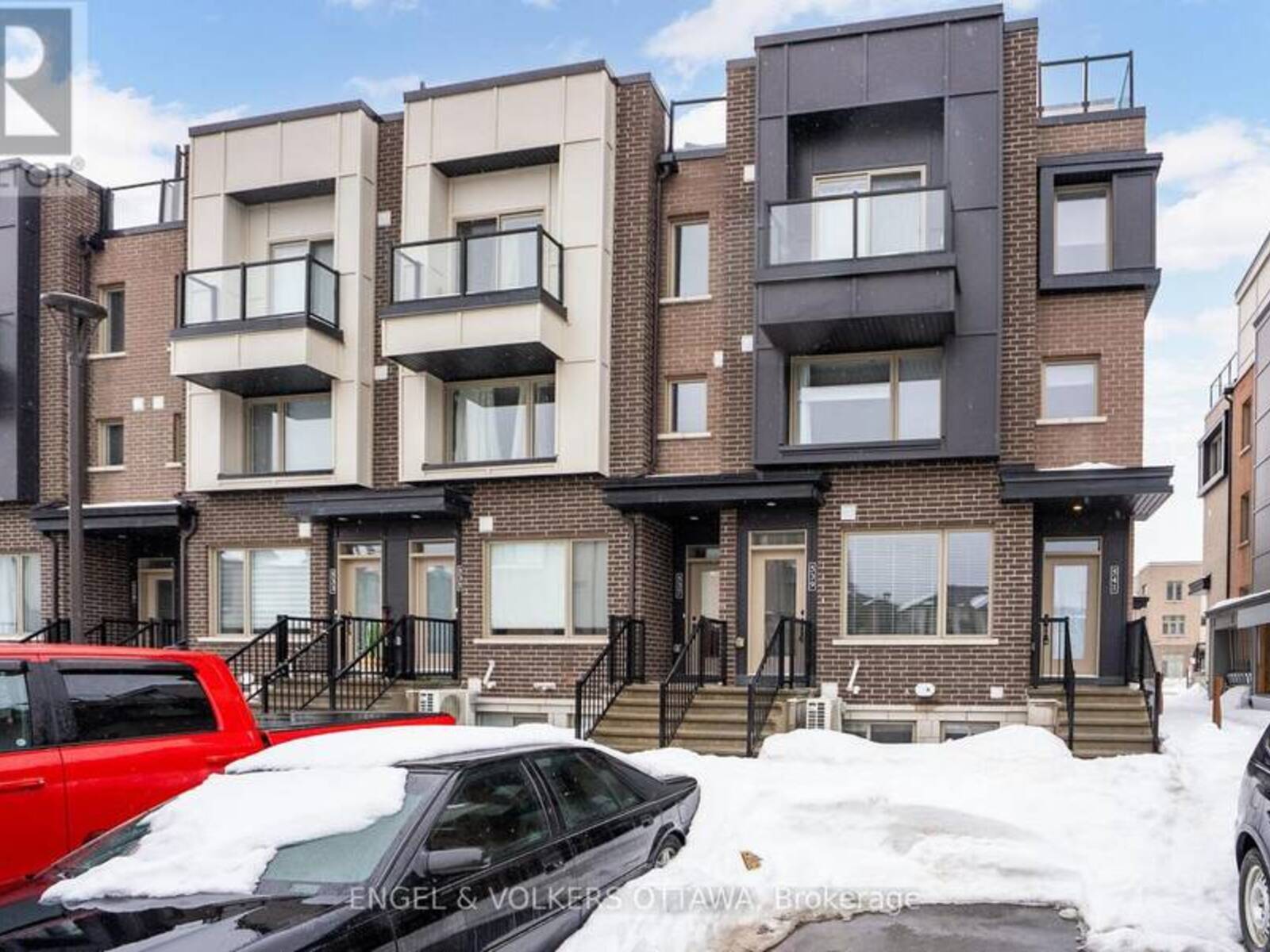 539 TAKAMOSE PRIVATE, Ottawa, Ontario K1K 5A4