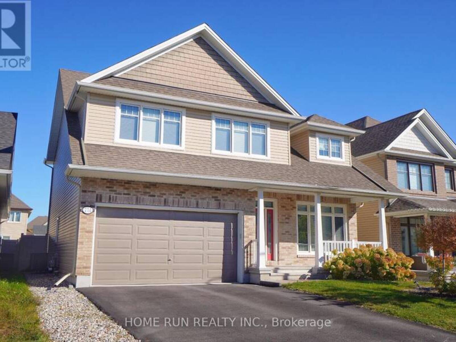 751 BUNCHBERRY WAY, Ottawa, Ontario K1T 0J8