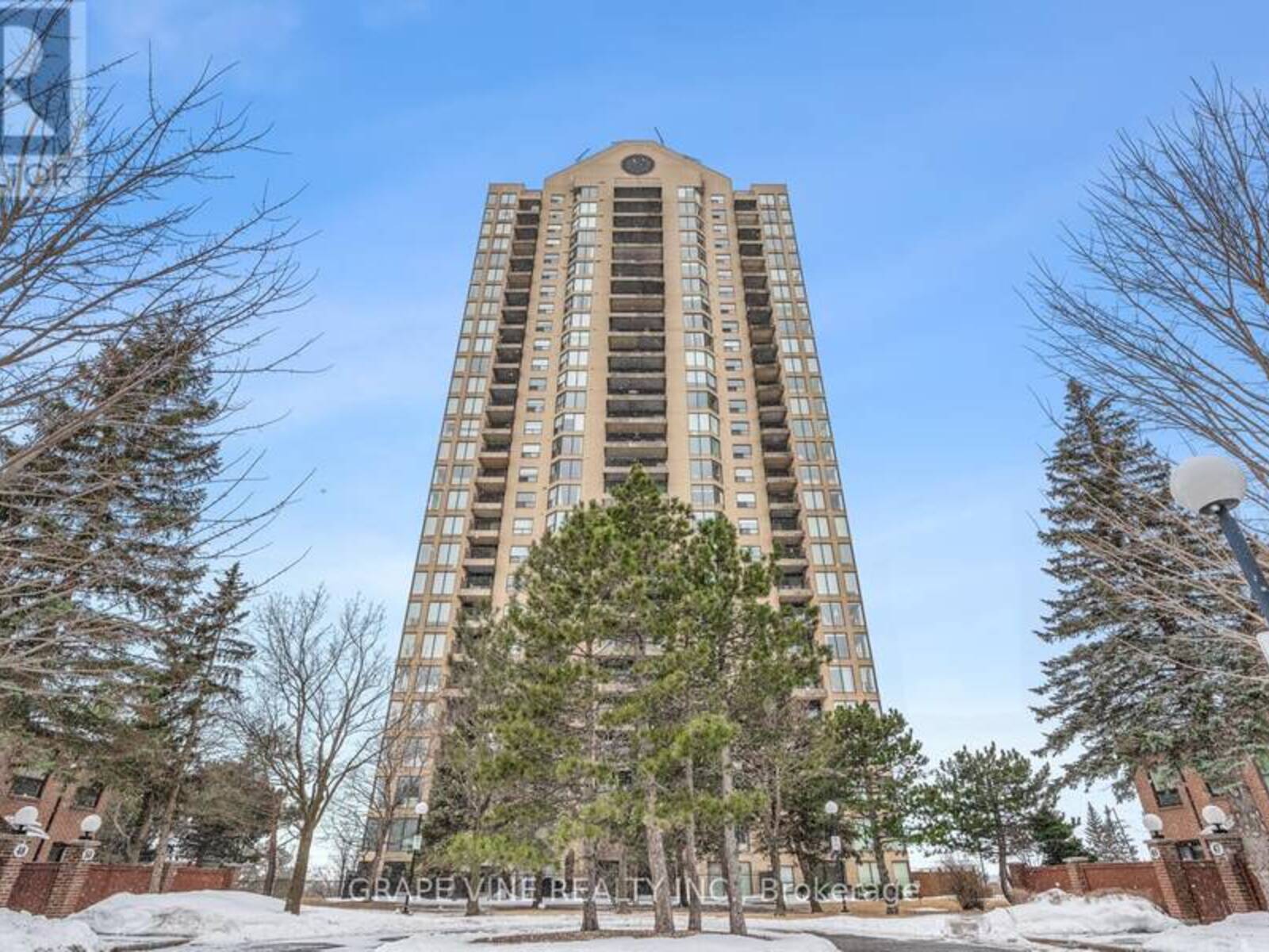 206 - 545 ST LAURENT BOULEVARD, Ottawa, Ontario K1K 4H9