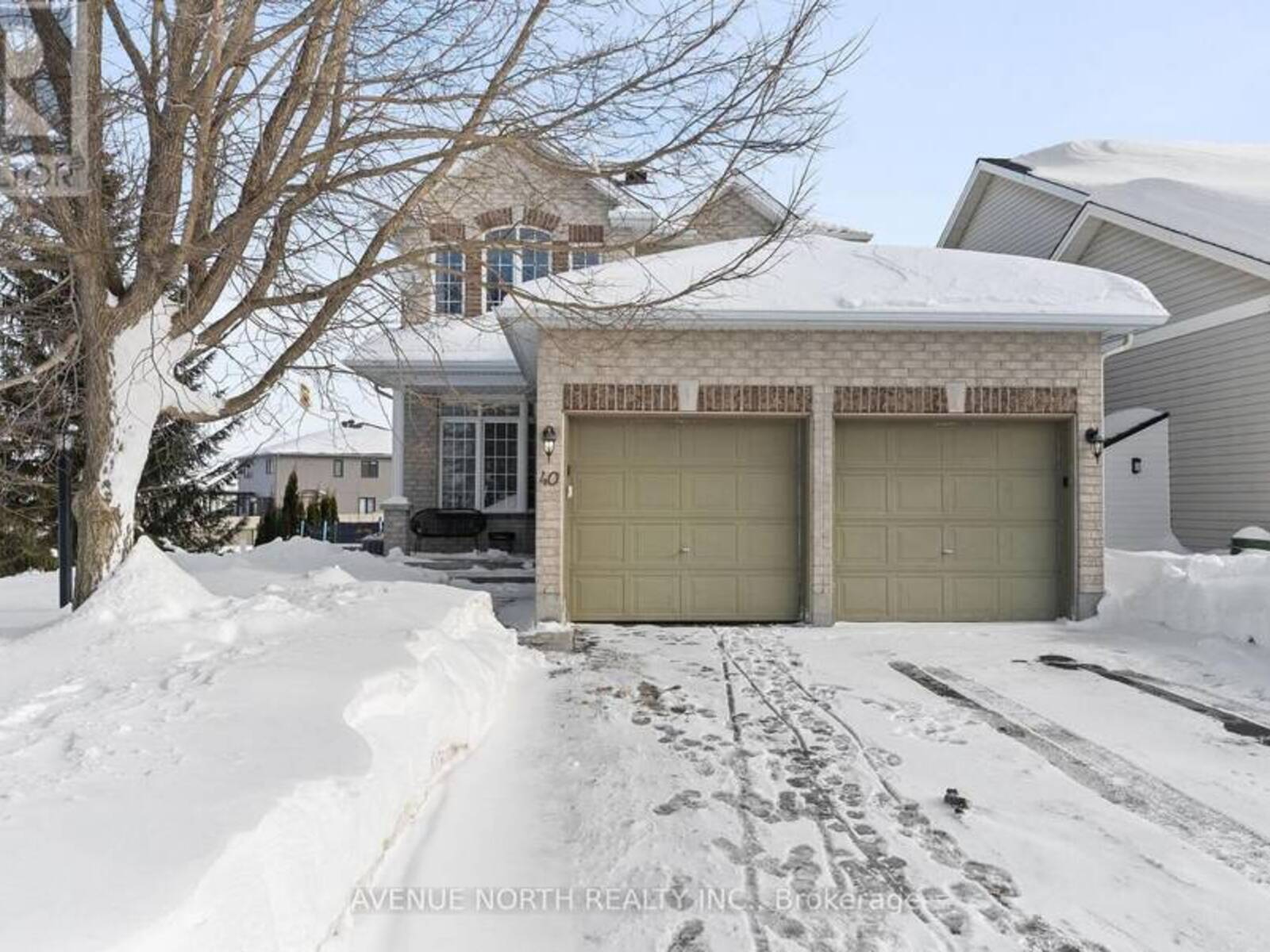 40 FRIENDLY CRESCENT, Ottawa, Ontario K2S 2B6