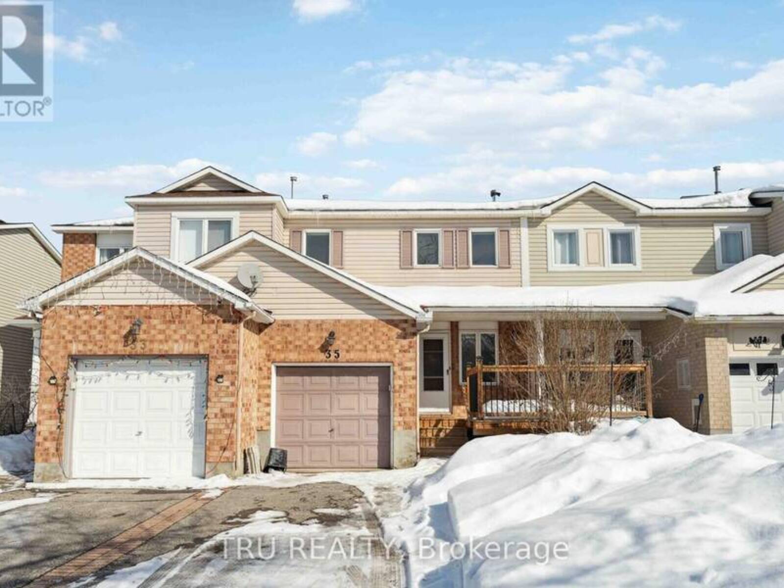 35 HELMSDALE DRIVE, Ottawa, Ontario K2K 2S2