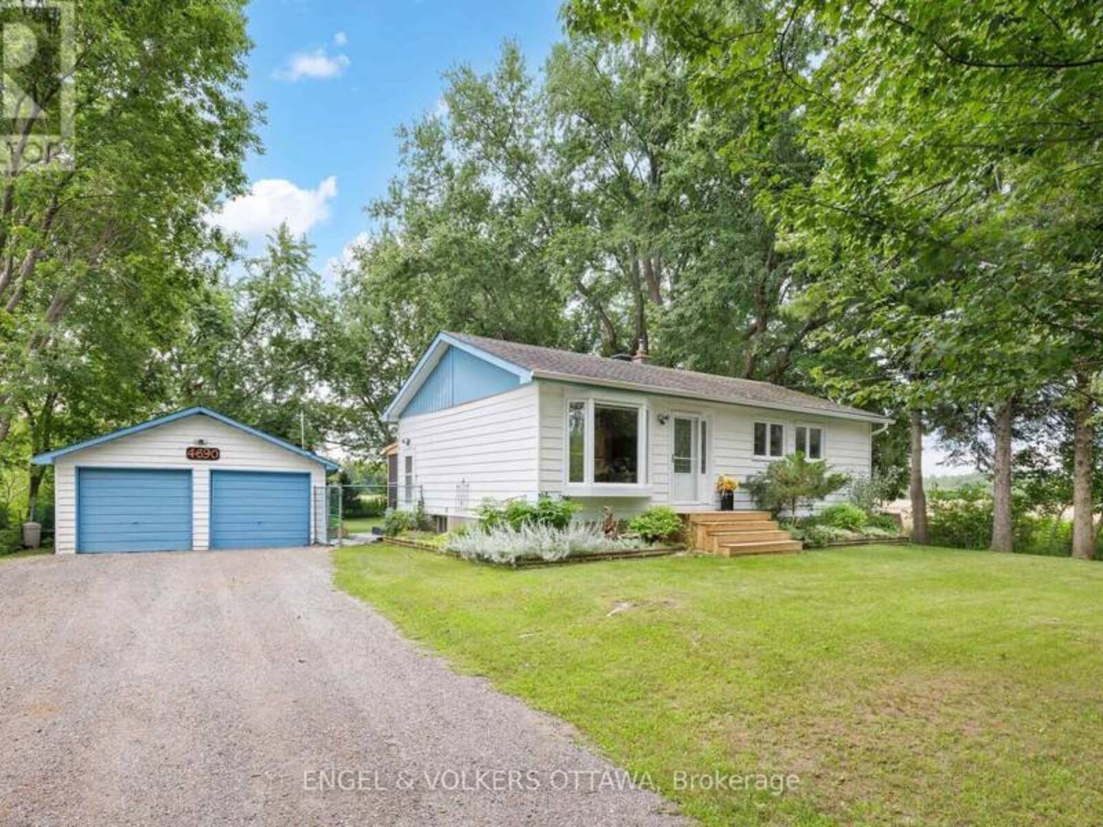 4690 THUNDER ROAD, Ottawa, Ontario K0A 1K0