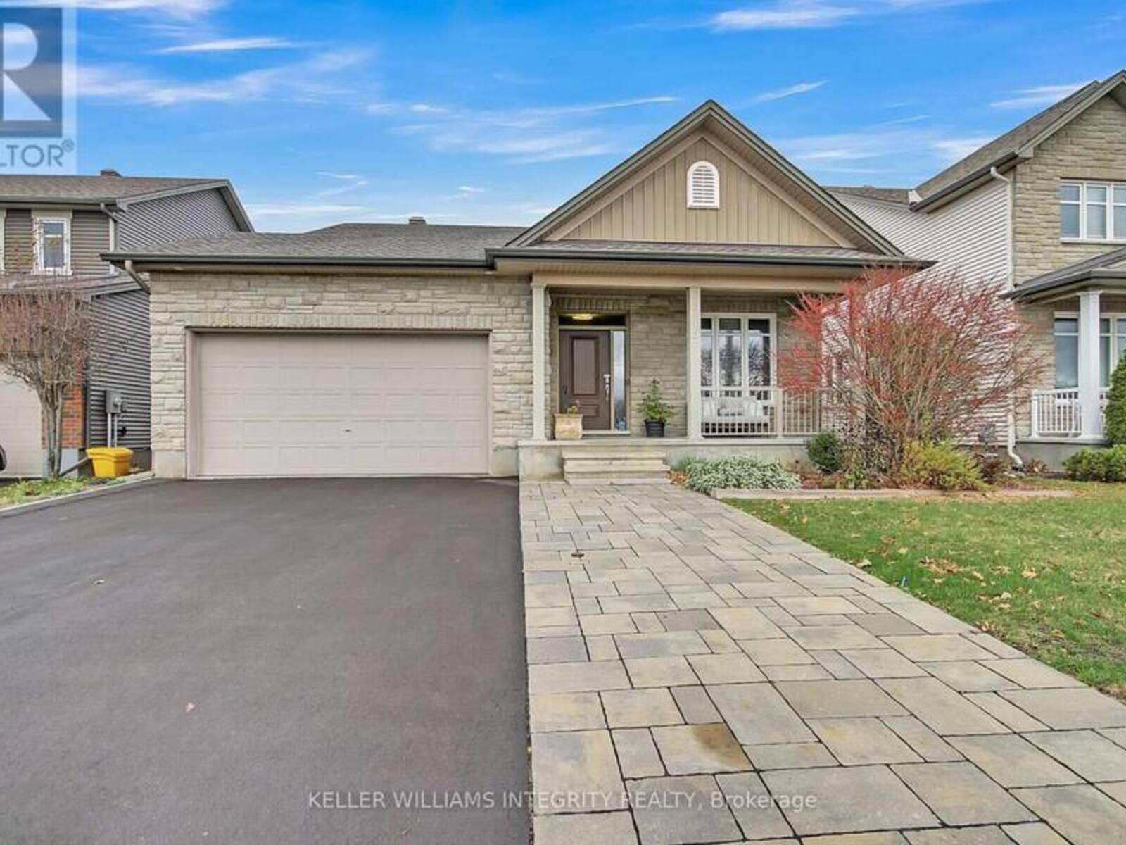 15 YORK CROSSING, Russell, Ontario K4R 0C4