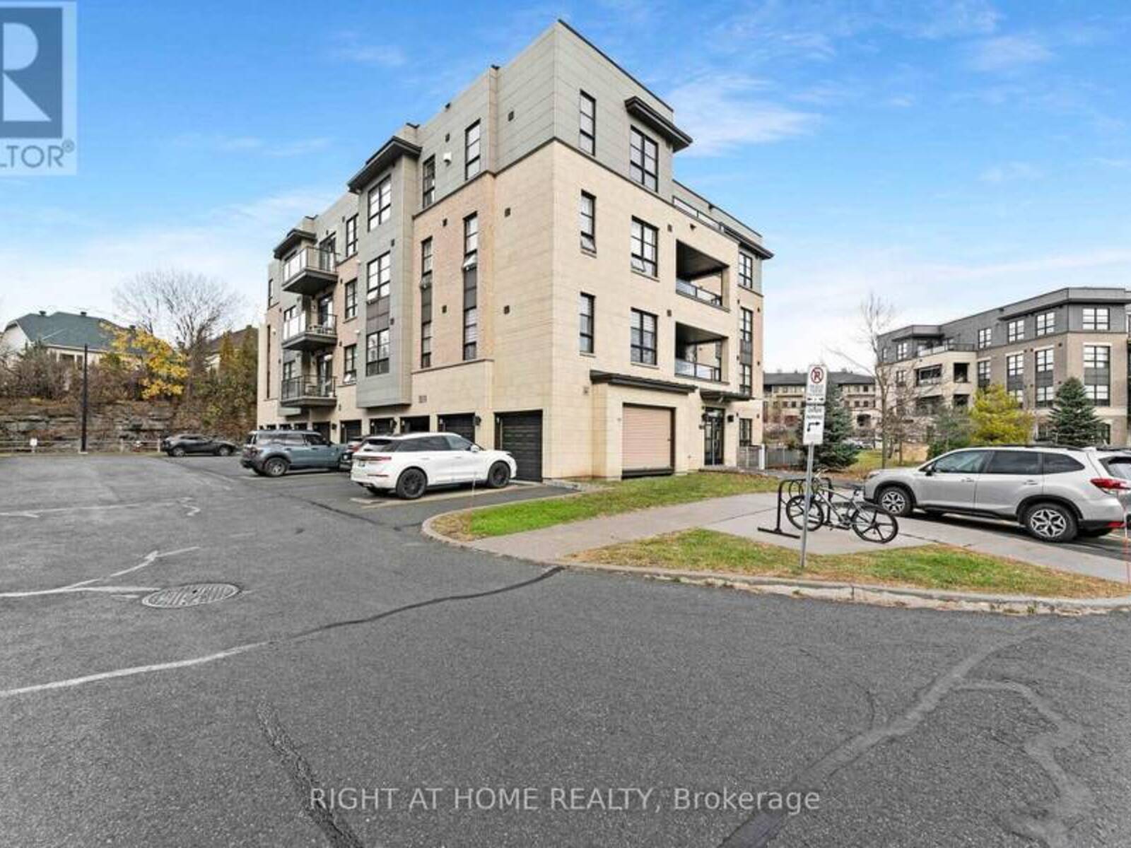 403 - 100 MONTBLANC PVT, Ottawa, Ontario K1C 0B3